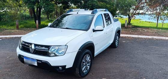 RENAULT DUSTER OROCH 2.0 16V FLEX DYNAMIQUE 4P AUTOMÁTICO RENAULT DUSTER OROCH 2.0 16V FLEX DYNAMIQUE 4P AUTOMÁTICO
